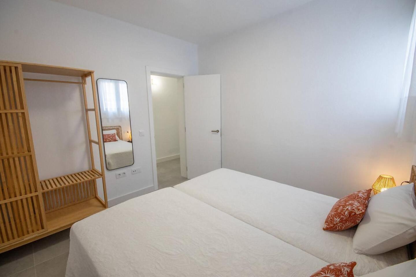 Apartamentos Marmolejos Galdar Bilik gambar