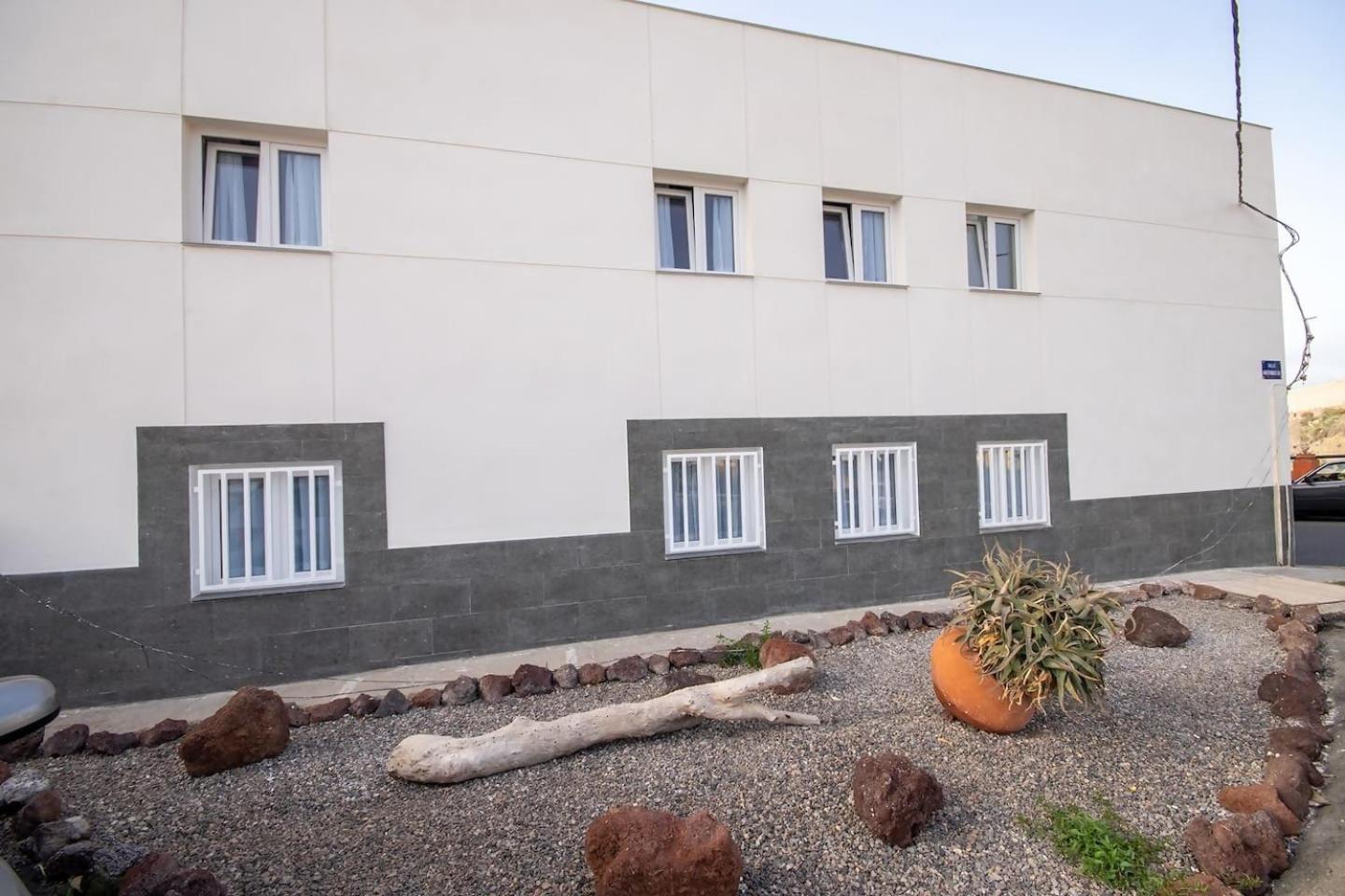 Apartamentos Marmolejos Galdar Bilik gambar